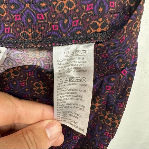 Susan Graver Stretch Knit Pull On Pants Small Purple Geometric Print - Picture 3 of 7